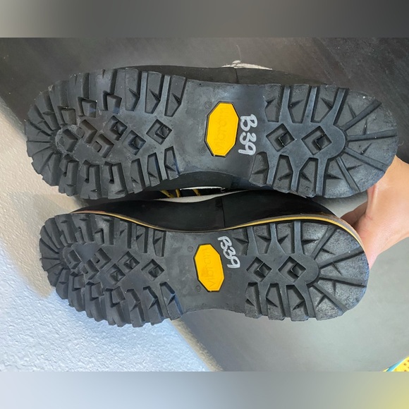 Garmont Mountaineering Boots - Picture 3 of 5